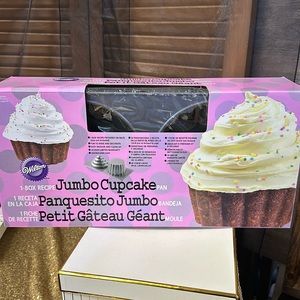 Wilton Jumbo cupcake pan